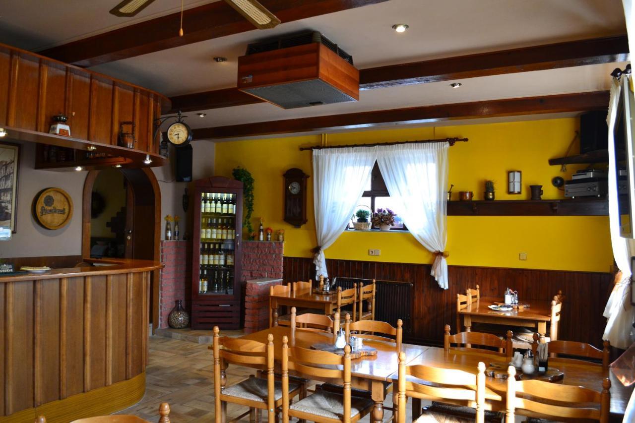 Penzion, Restaurace Jaro Vesin Brdy Rozmital pod Tremsinem Exterior foto